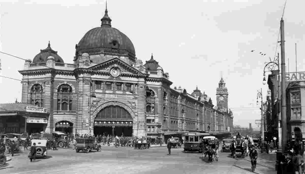 Melbourne. Flinders Street Railway Station, 1914