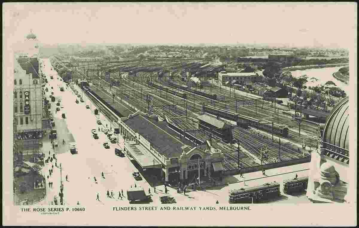 Melbourne. Flinders Street Railway Station yards