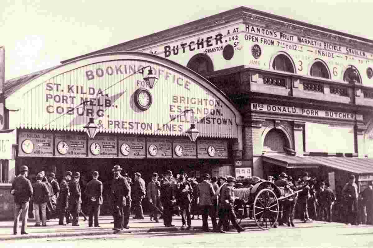 Melbourne. Old Flinders Street Station