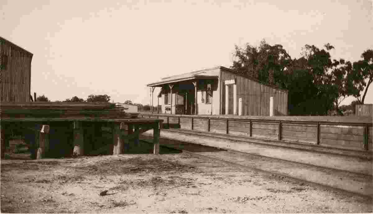Moama. Railway Station, 1930