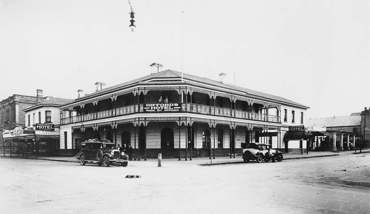 Mount Gambier. Gifford's Hotel, 1938