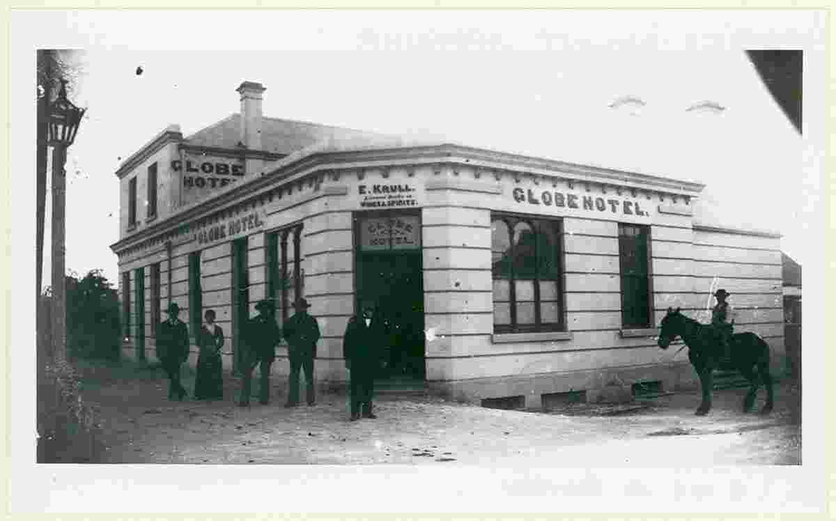 Mount Gambier. Globe Hotel, 1874