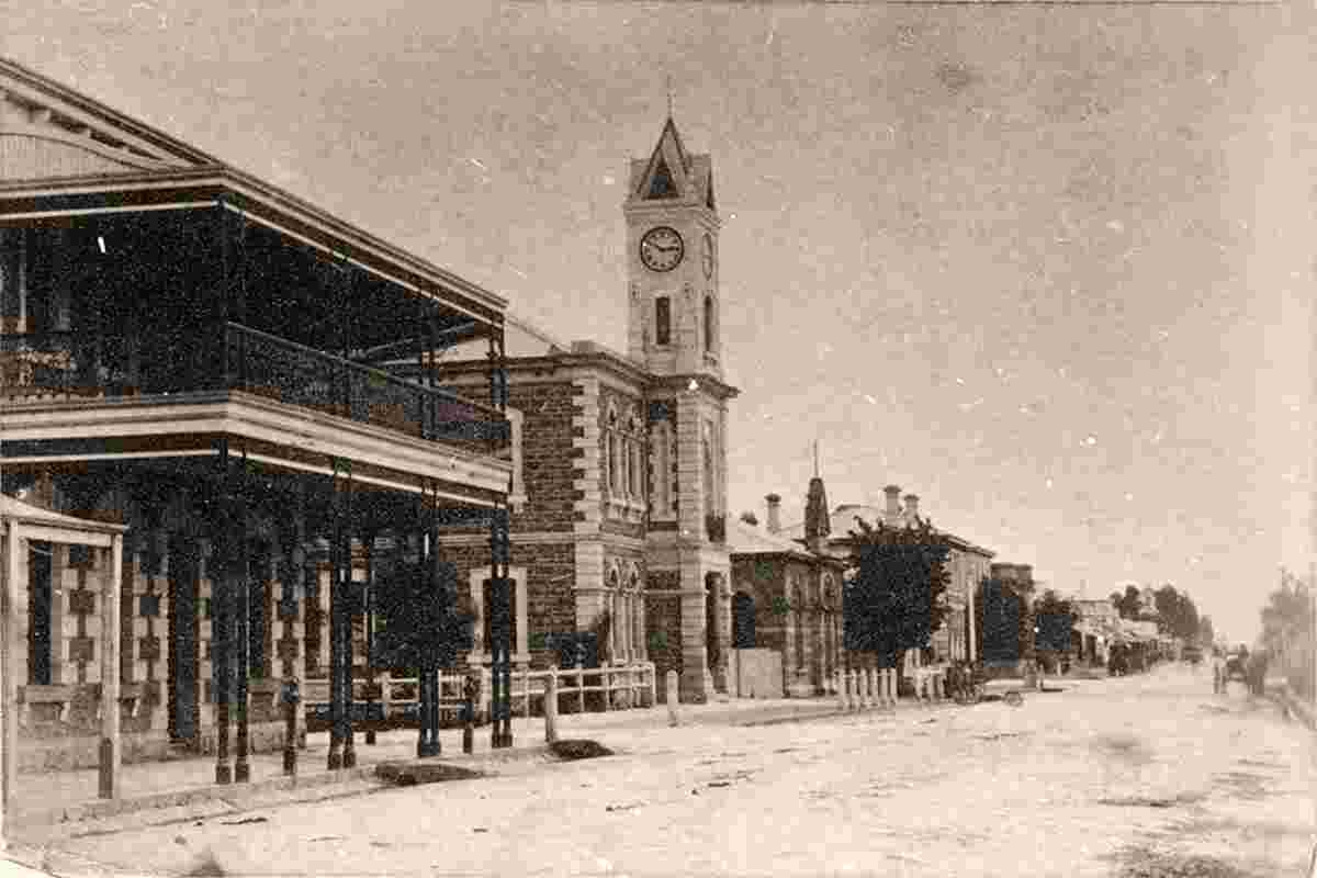 Mount Gambier. Town Hall, circa 1890