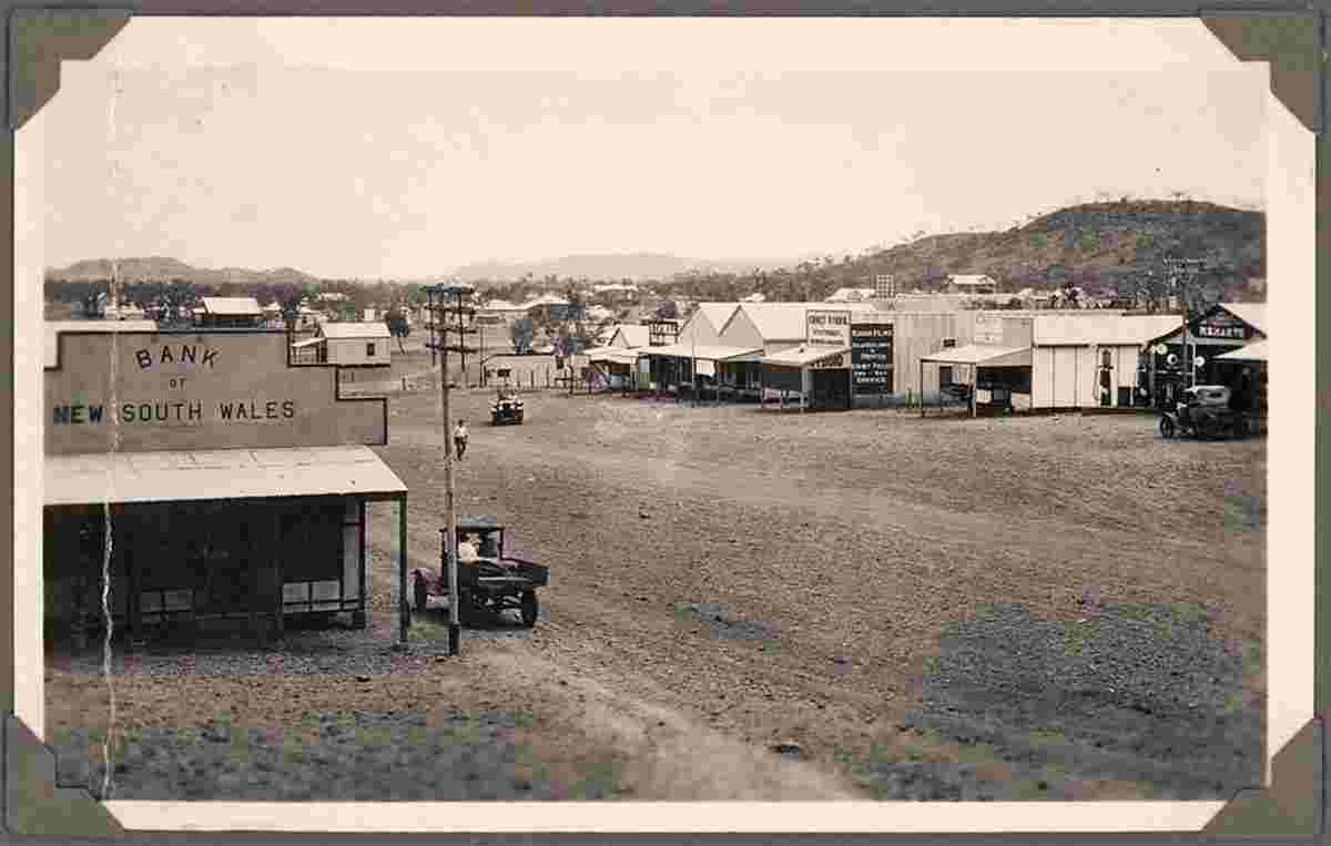 Mount Isa. Panorama of city street, Bank of New South Wales, 1937
