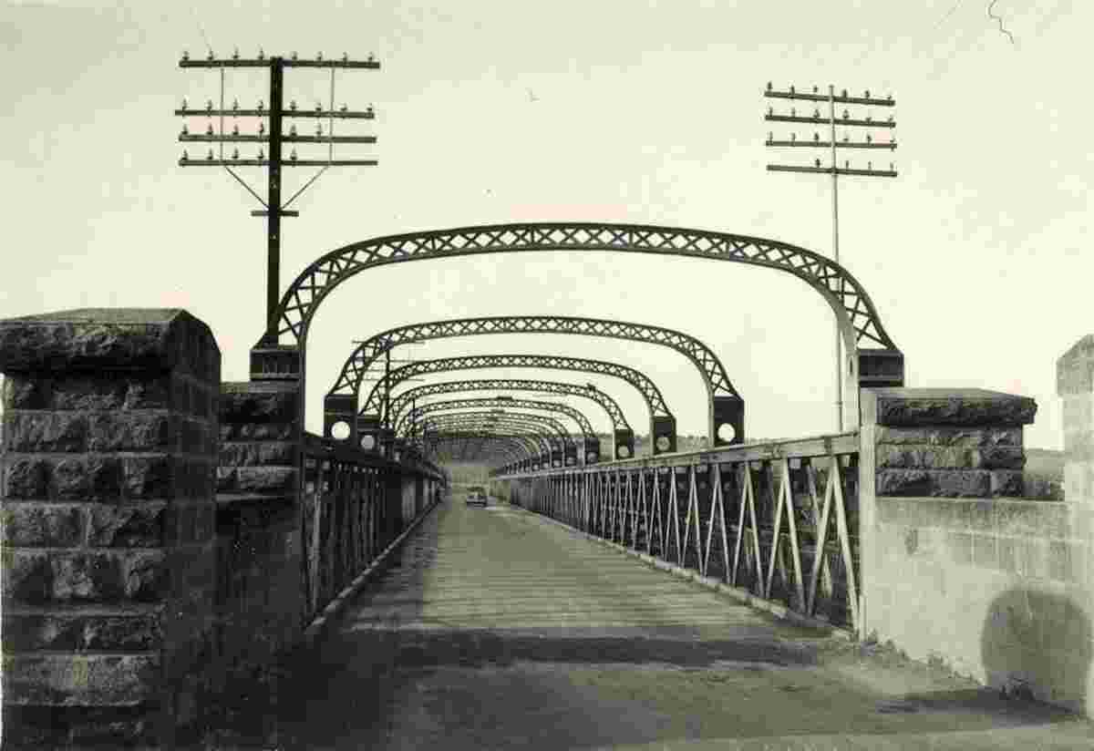 Murray Bridge. Bridge, first road