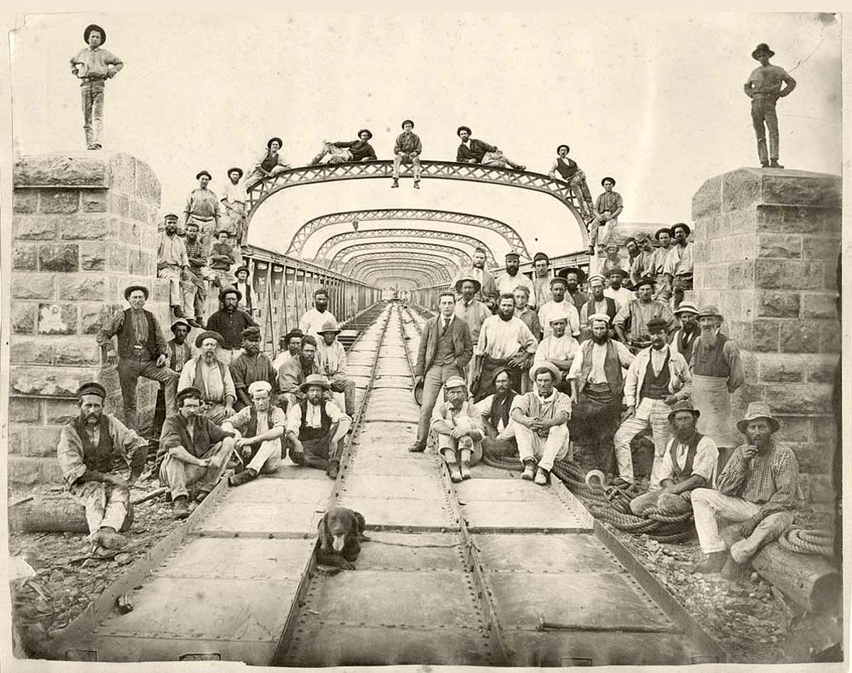 Murray Bridge. Bridge workers, circa 1875