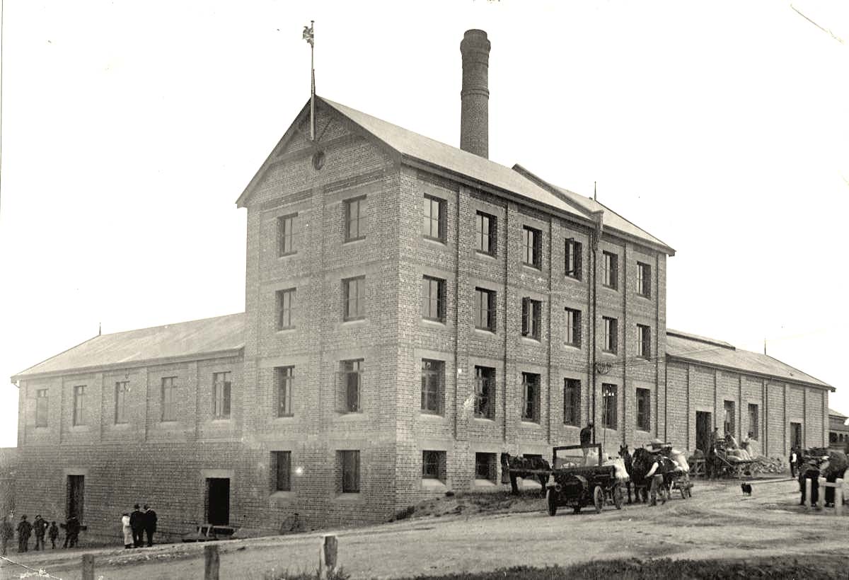Murray Bridge. Flour mill at Murray Bridge East, 1920