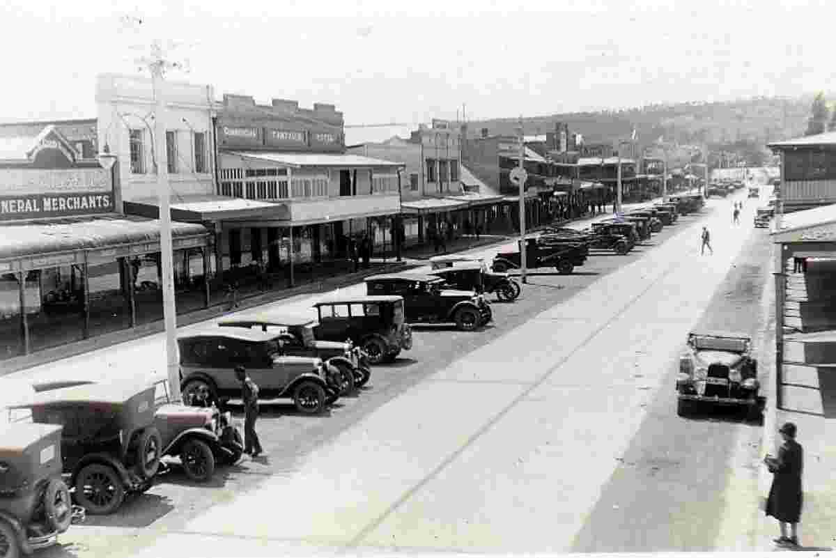 Queanbeyan. Monaro Street as seen from Queanbeyan Bridge, 1926