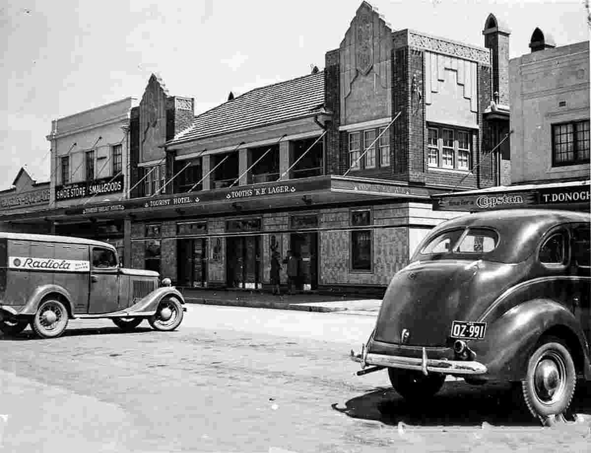 Queanbeyan. Tourist Hotel, 1950s