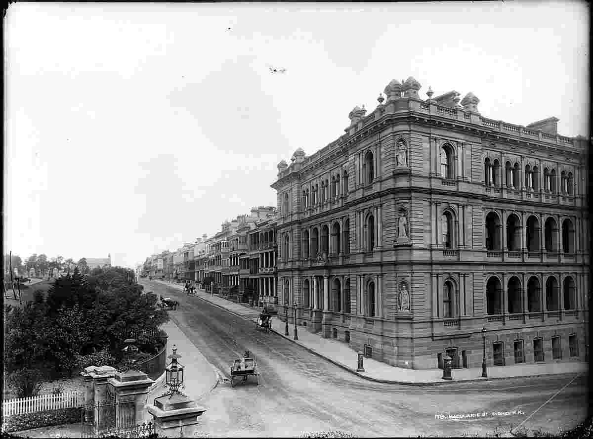 Sydney. Macquarie Street, 1910