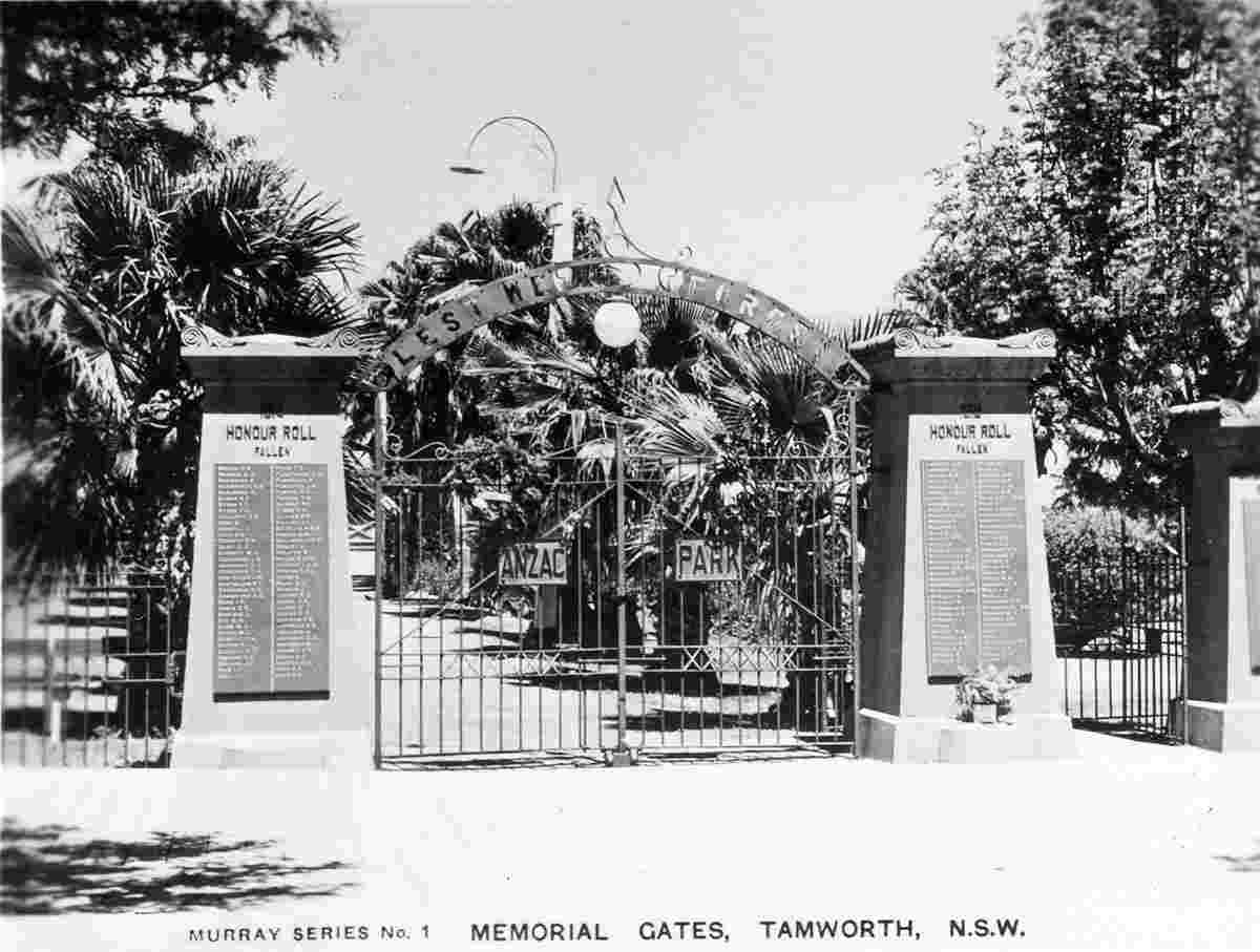 Tamworth. Memorial Gates of Anzac Park