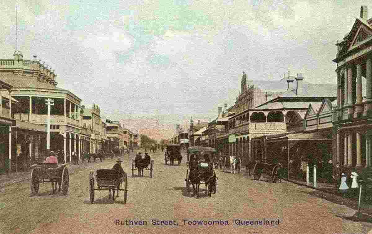 Toowoomba. Horses and carriages in Ruthven Street