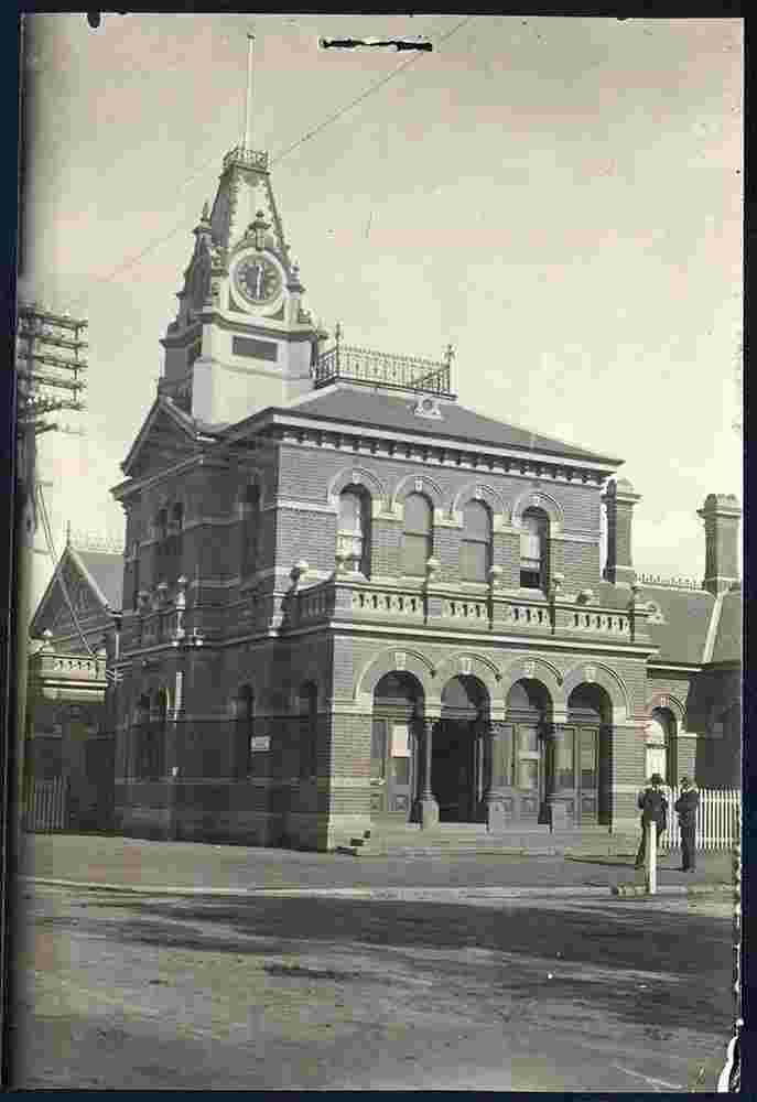 Traralgon. Post Office, between 1917 and 1930