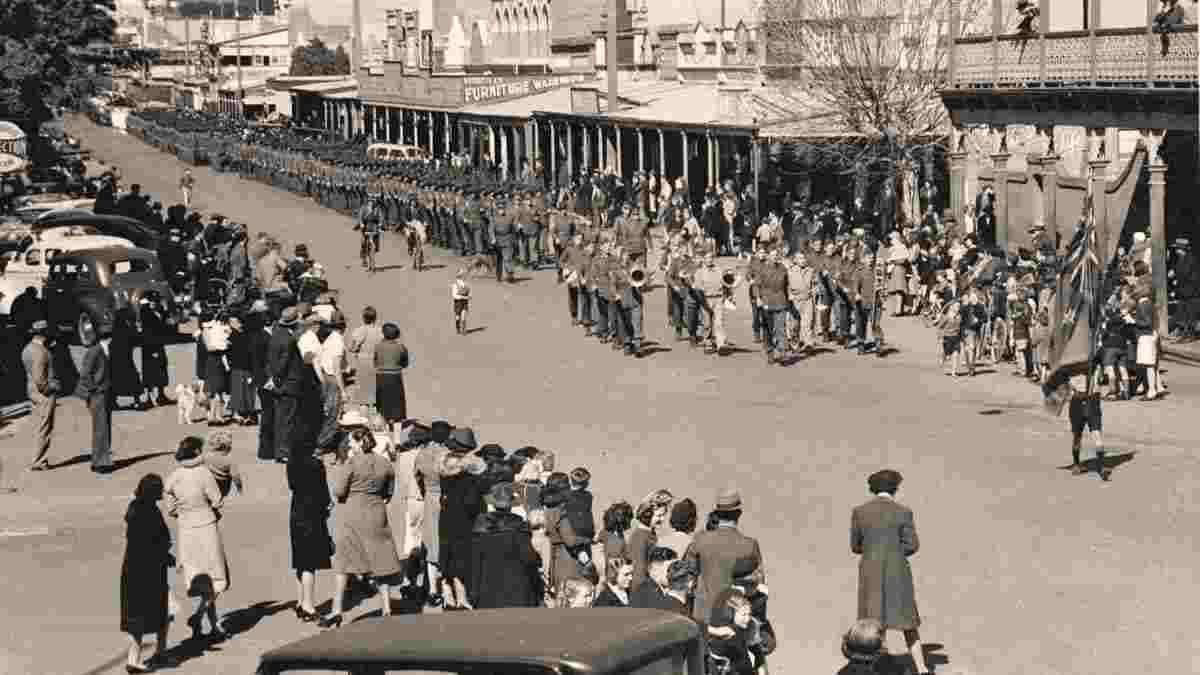 Wagga Wagga. Baylis Street - Parade by armed forces in the 1940s