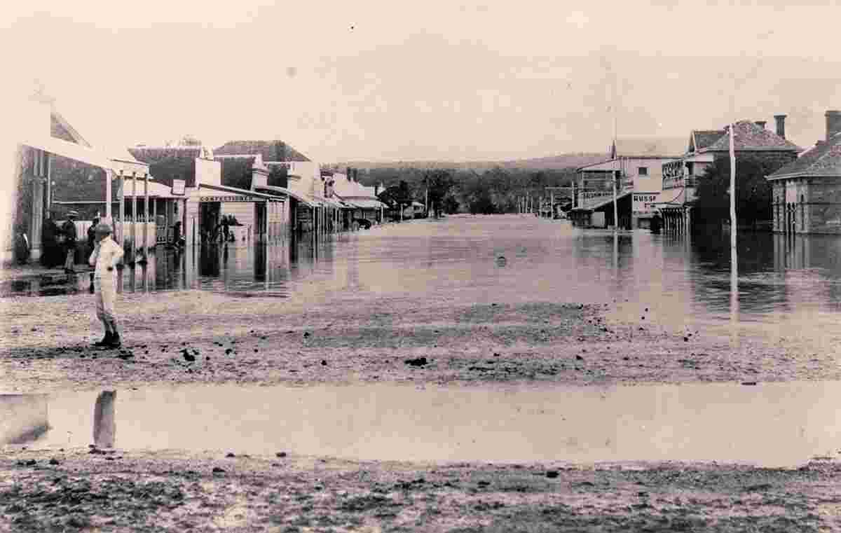 Warwick. Flooded Albion Street, 1887