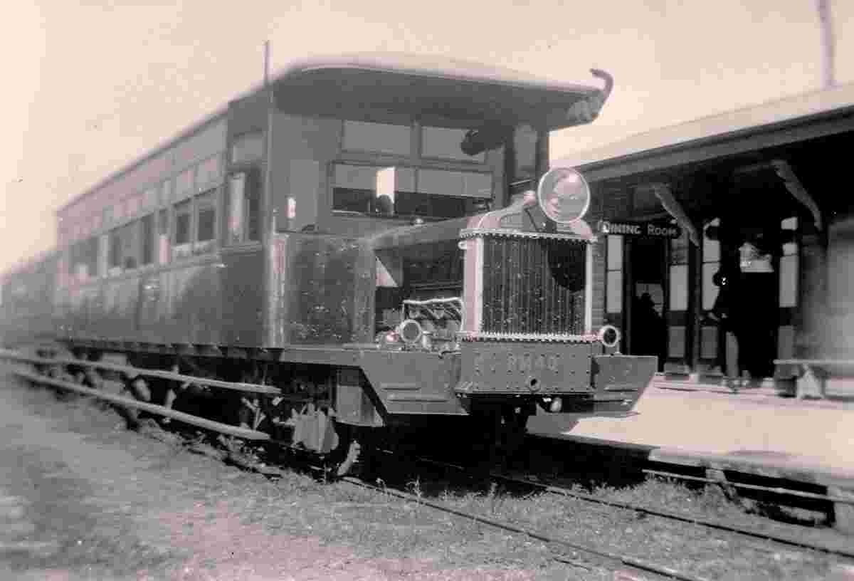 Warwick. Motor train at Thallon station on its way to Warwick in December 1930