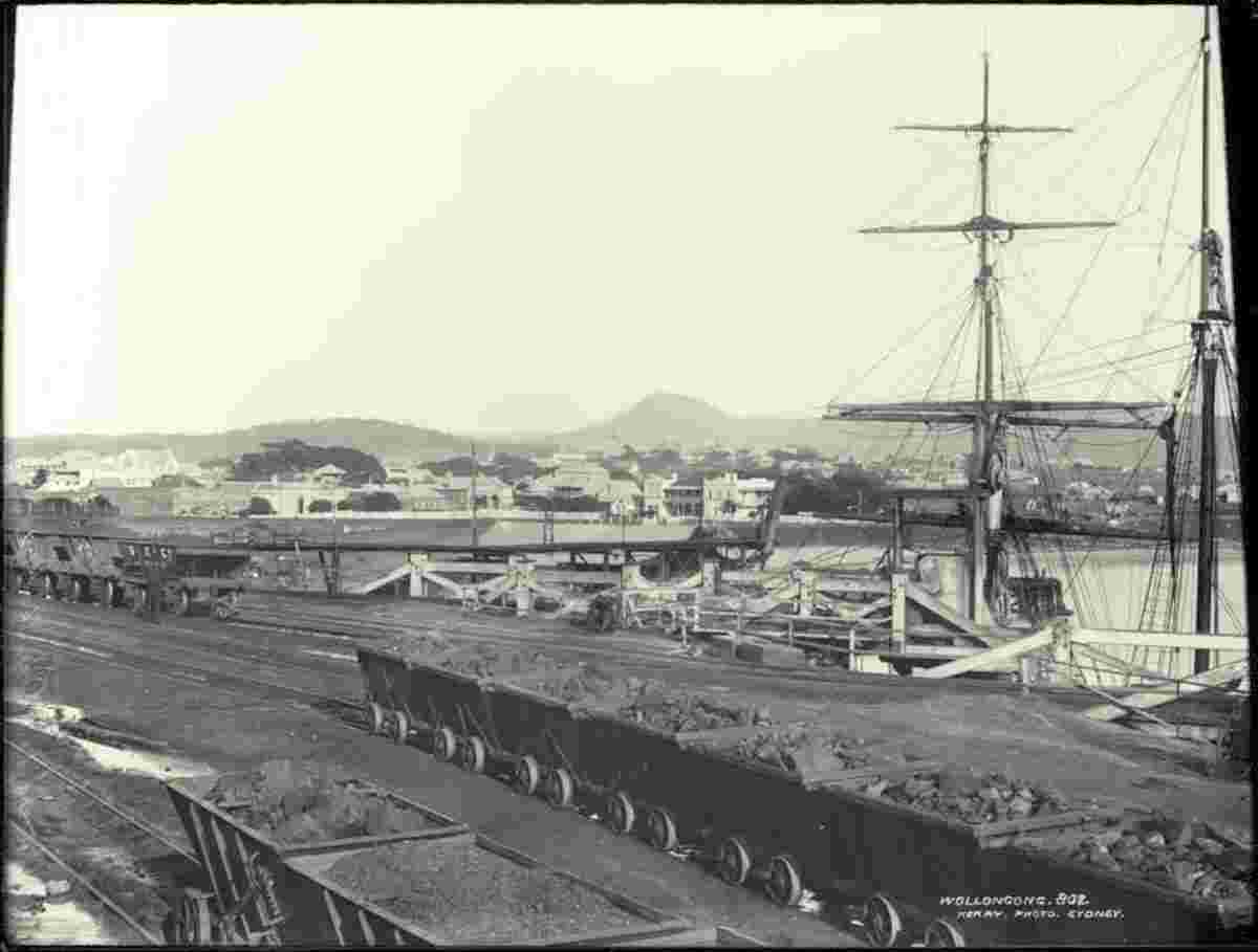 Wollongong. Harbour, 1870's