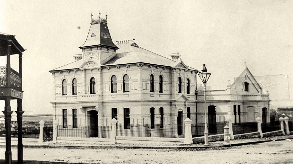 Wollongong. Town Hall, circa 1887