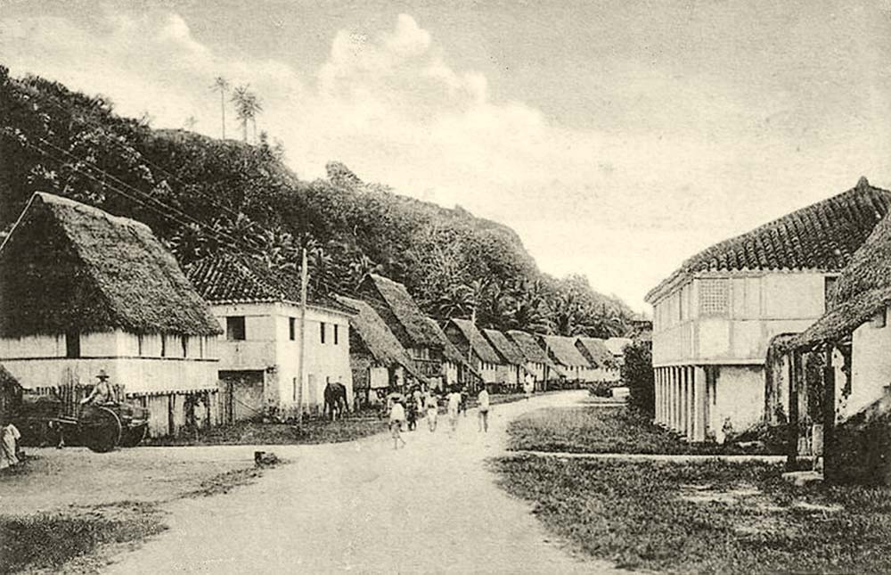 Hagåtña (Agana, Agaña). Panorama of street, circa 1910