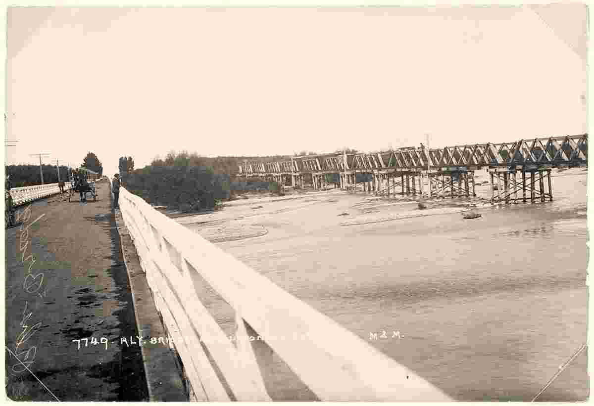 Ashburton. Traffic Bridge and Railway Bridge, 1912
