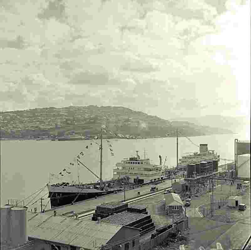Burnham. Shell tanker ship 'Plagiola', 1959