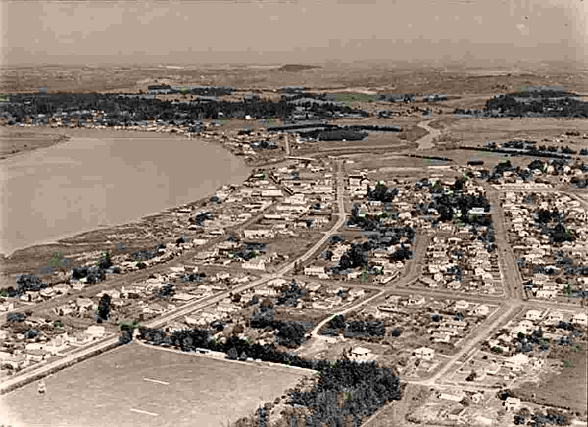 Dargaville. Panorama of the City, 6 Apr 1951