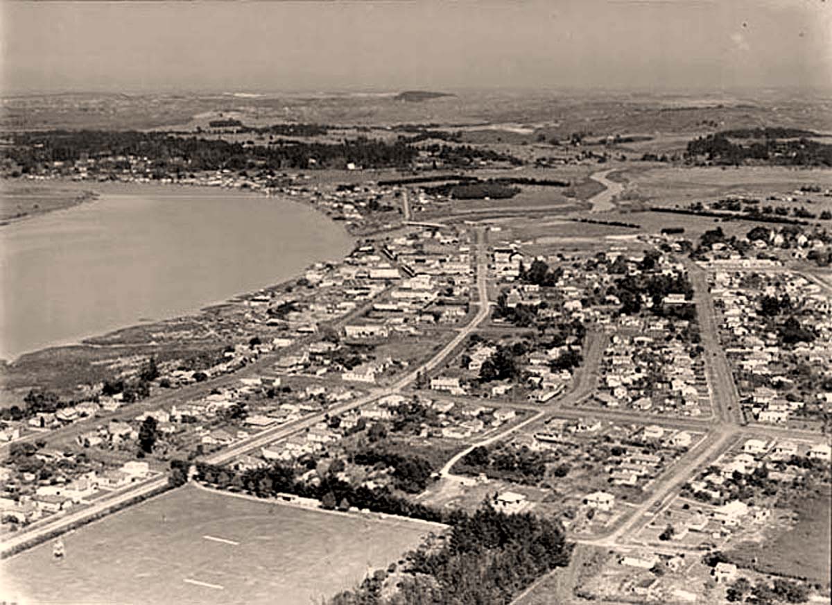 Dargaville. Panorama of the City, 6 Apr 1951