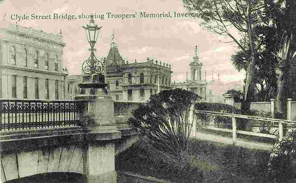 Invercargill. Clyde Street Bridge, showing Troopers' Memorial
