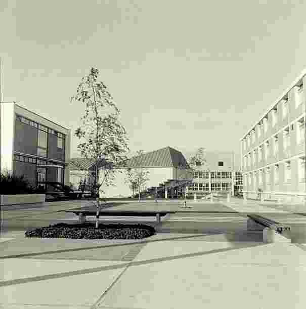 Lincoln. Exterior of Lincoln College, between 1962 and 1970