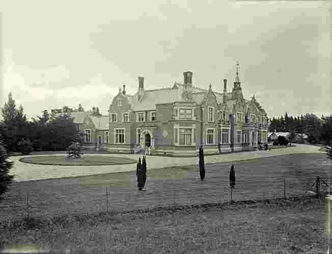 Lincoln. Ivey Hall, circa 1920
