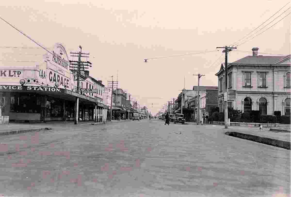 Rangiora. High Street, looking west, circa 1930s