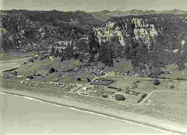 Te Araroa. Panorama of the City, Apr 1951