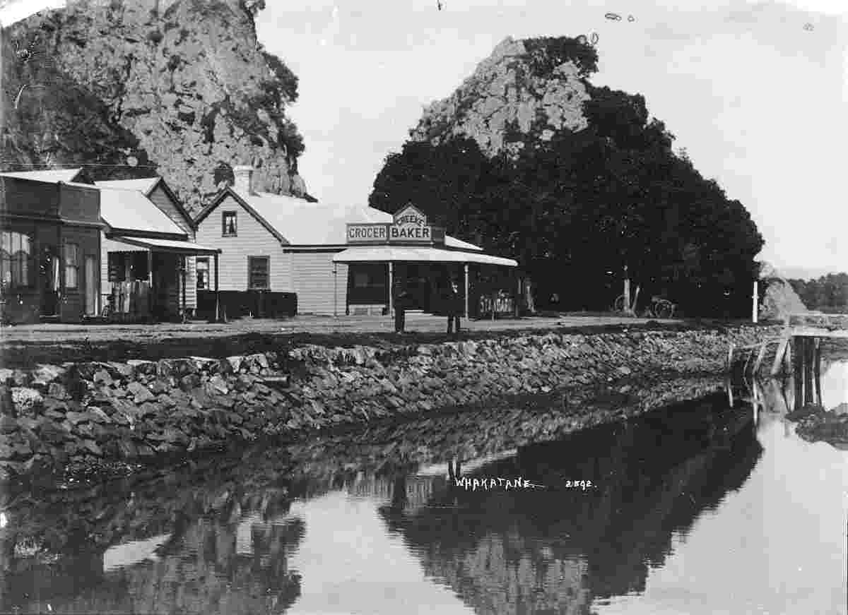 View of Whakatane showing a shop owned by George Creeke, 1900s