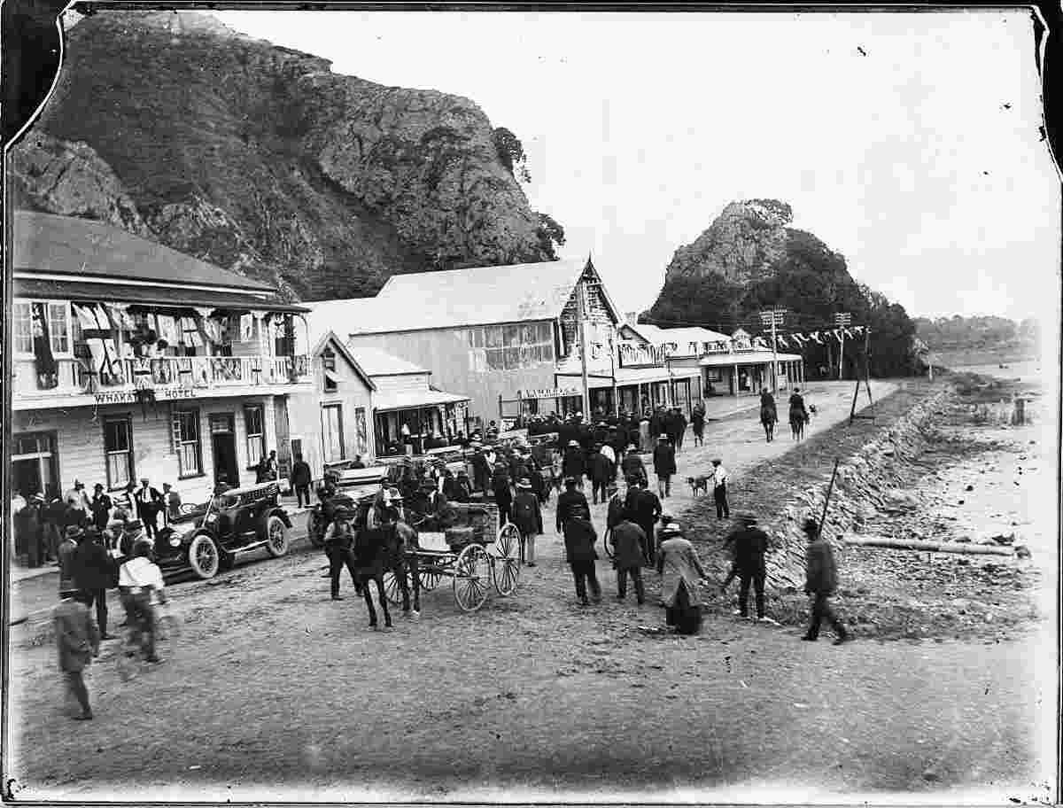 The arrival of Sir William Herries into Whakatane, 1913