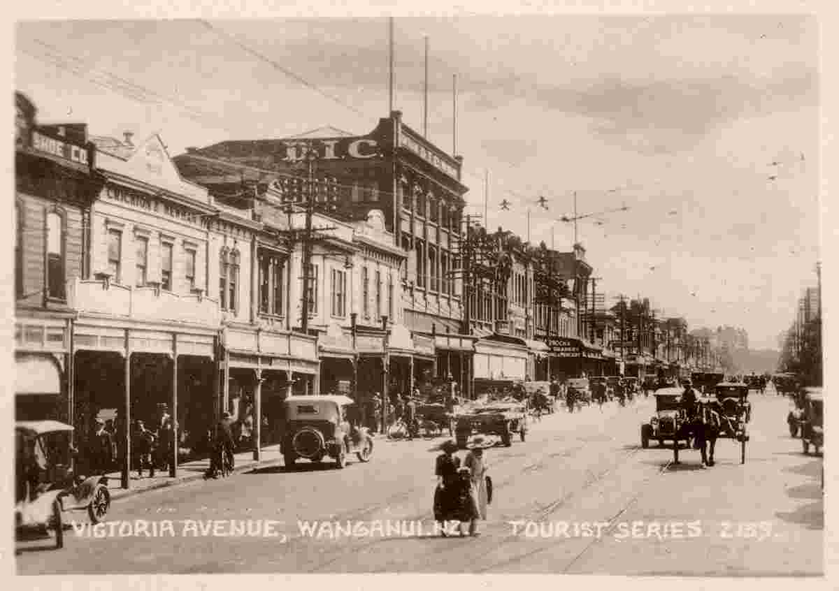 Whanganui. Victoria Avenue, 1920s