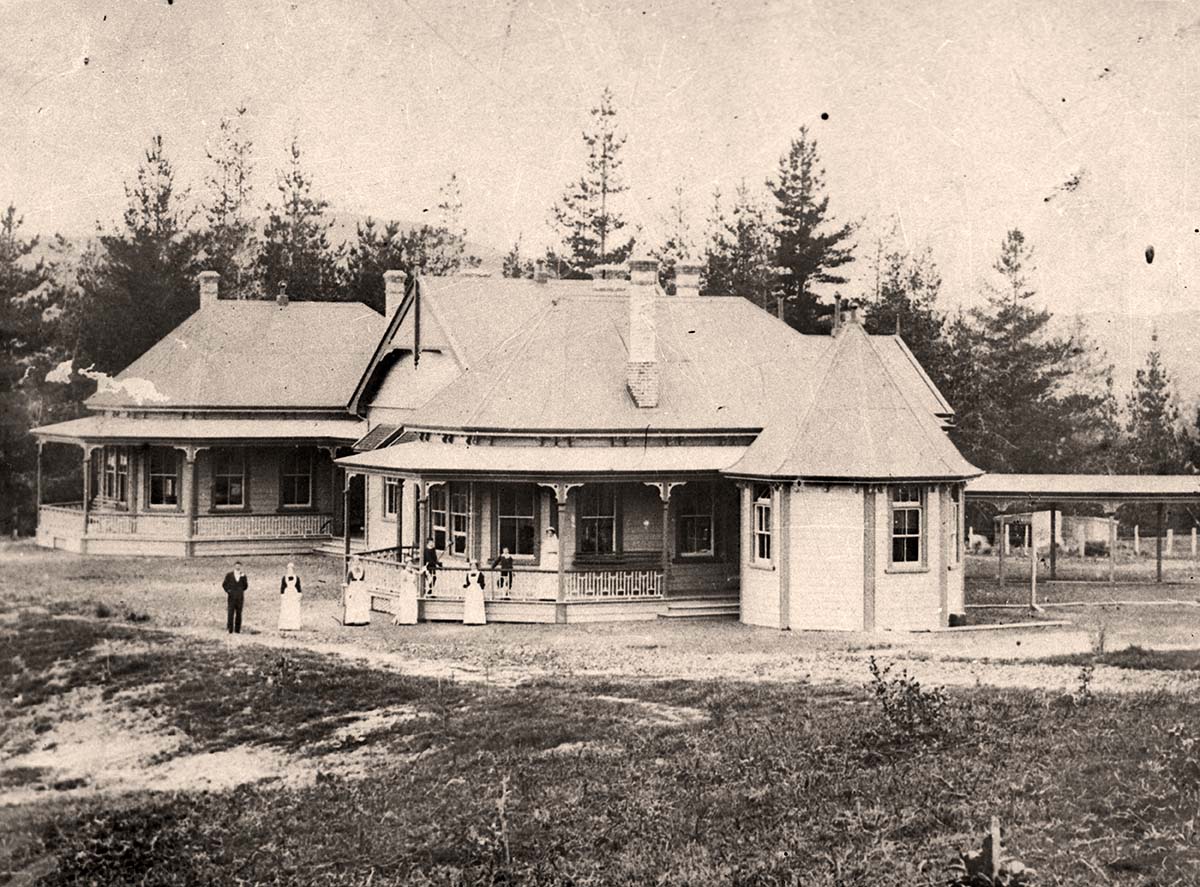 Whangarei. First building of hospital, built 1901
