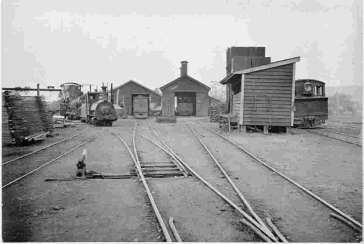 Whangarei. Railway workshops and yards, 1911