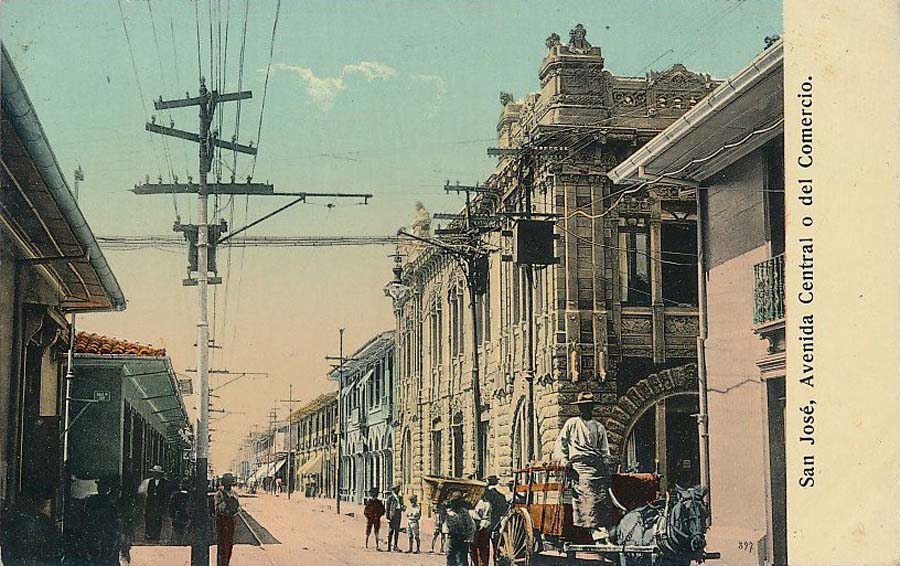 San José. Central Avenue with Shops