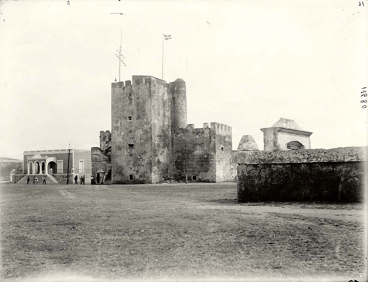 Santo Domingo. Old Fort, circa 1890