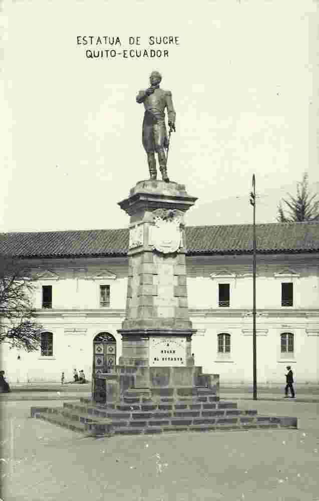 Quito. Estatua de Sucre