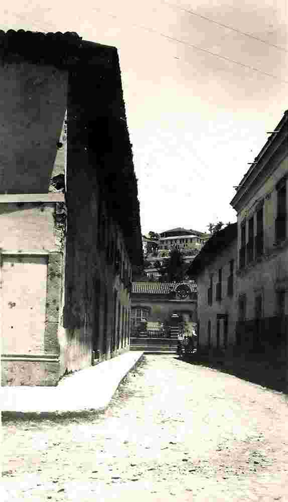 Tegucigalpa. Panorama of town lane, 1920s