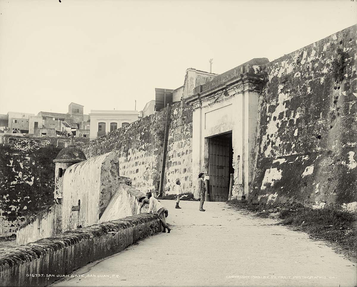 San Juan. City gate, circa 1900