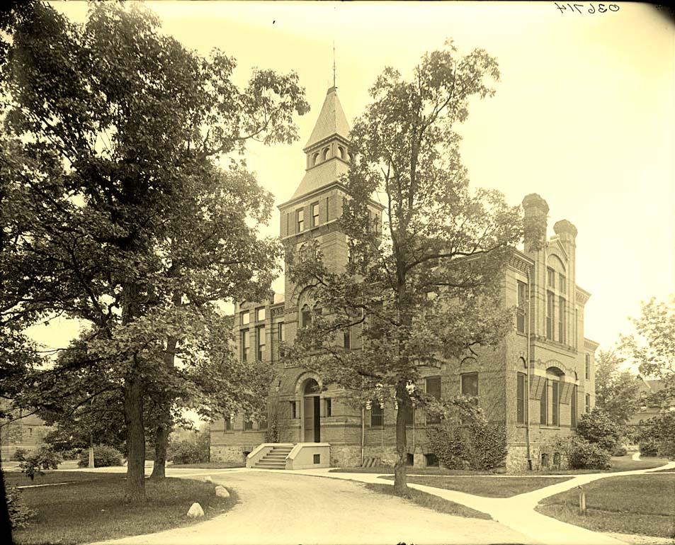 Lansing. Library, museum, Agricultural College, Michigan State Universit, 1905
