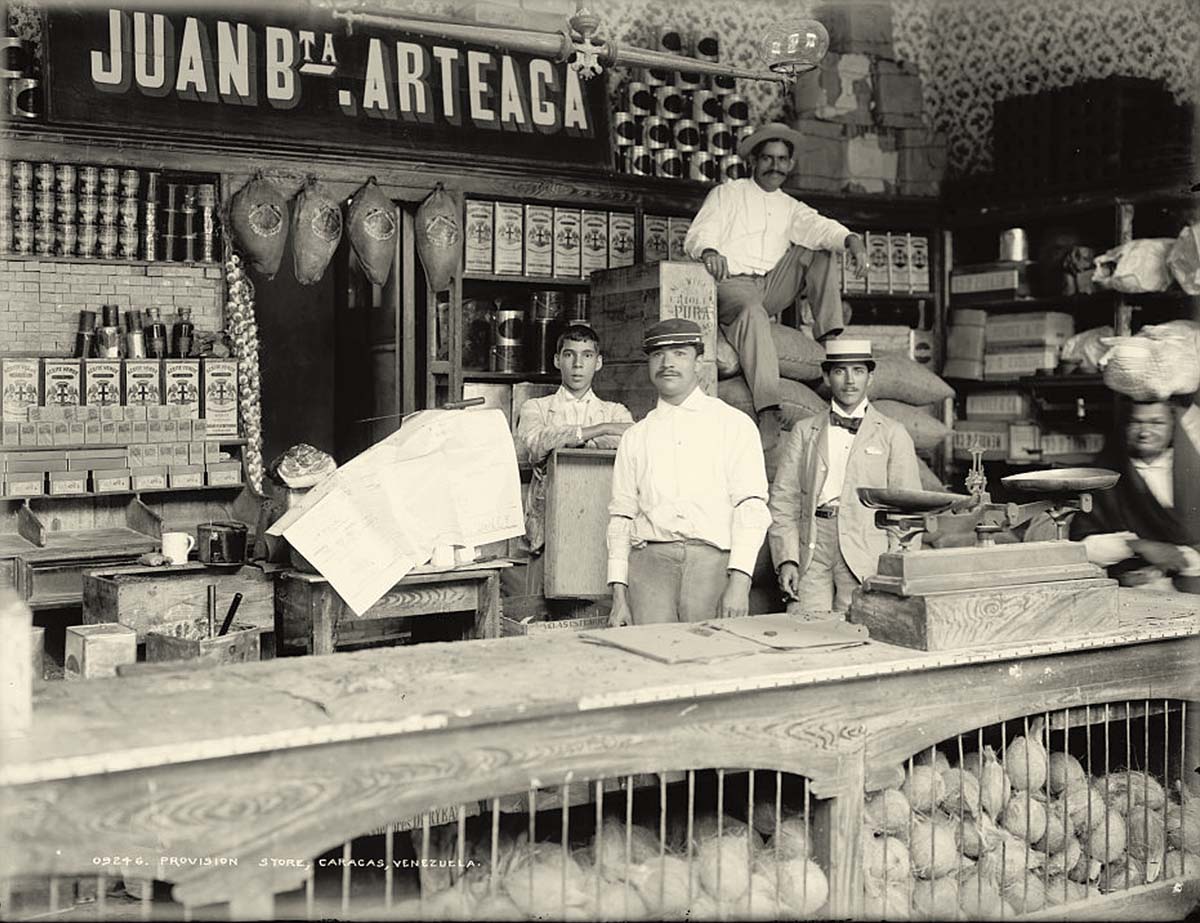Caracas. Provision store, between 1900 and 1905