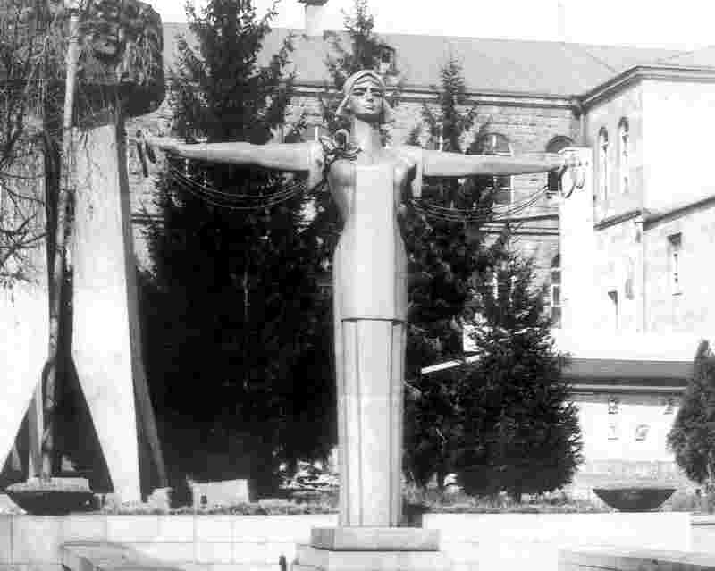 Gyumri. Monument to the stocker, 1964