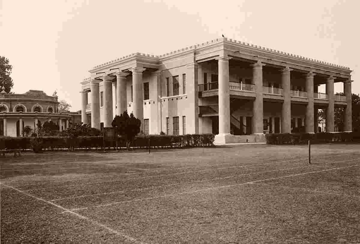 Dhaka. College, 1904