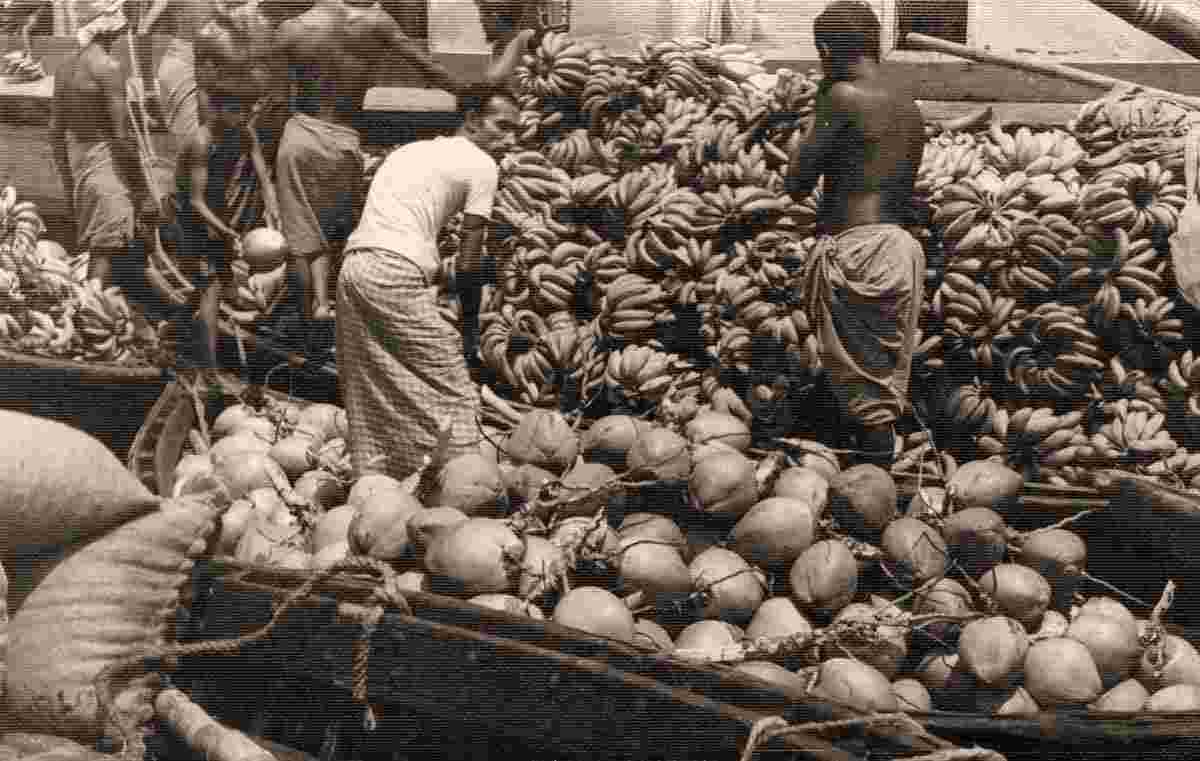 Dhaka. Fruit Market, 1975