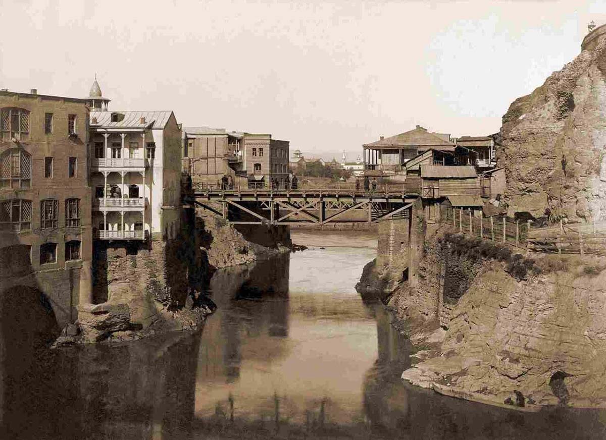 Tbilisi. Avlabar bridge