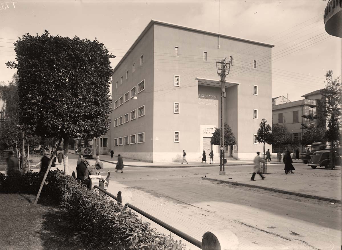 Tel Aviv. Barclay Bank, between 1934 and 1939