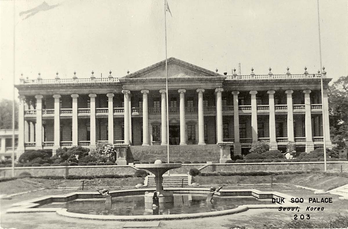Seoul. Duk Soo Palace, 1945